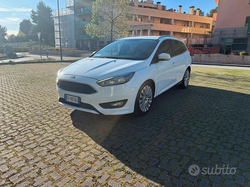 Usata Ford Focus Business Edition 120 CV (88 kW) 2017 Bianco Station wagon