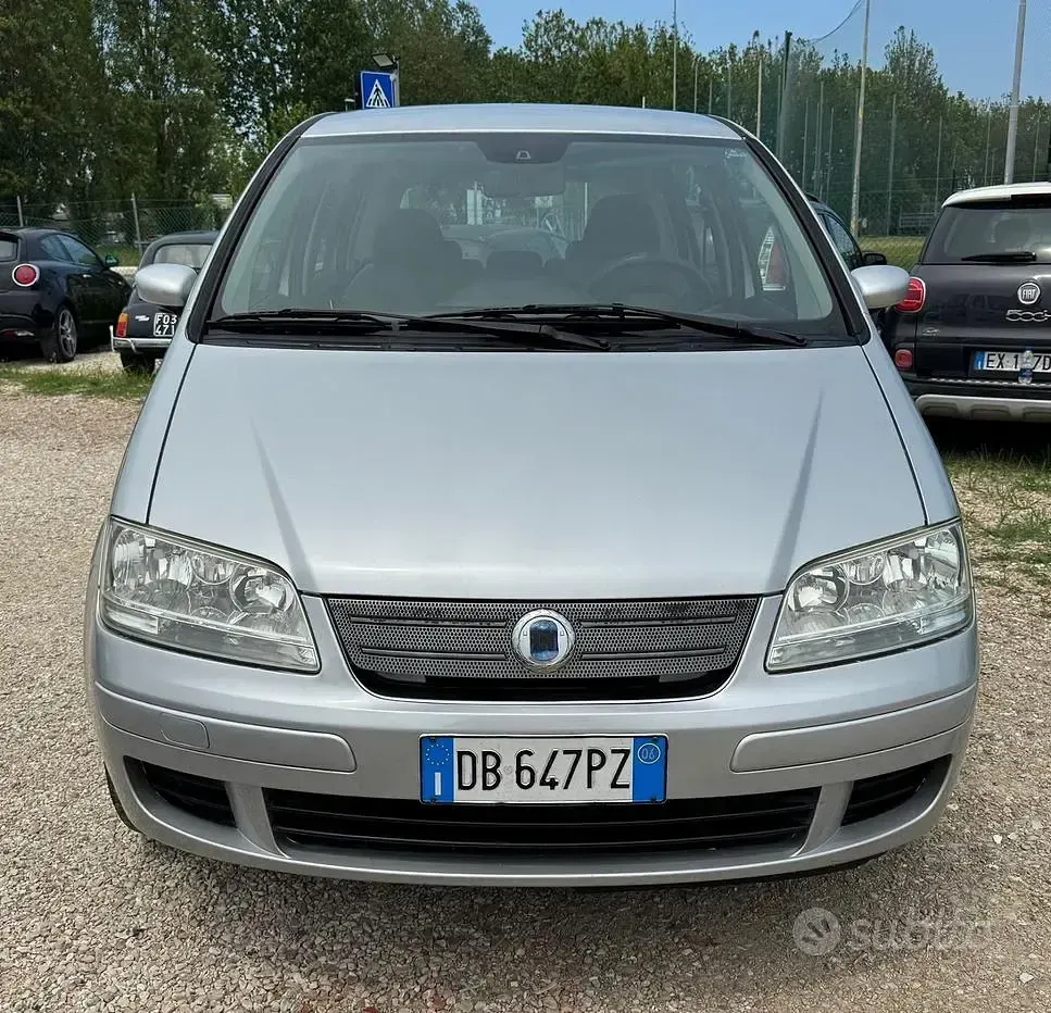 Usata Fiat Idea 80 CV (58 kW) 2006 Grigio Monovolume