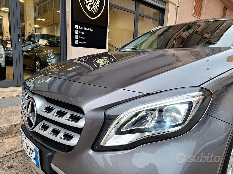 Usata Mercedes GLA200 136 CV (100 kW) 2019 Grigio SUV