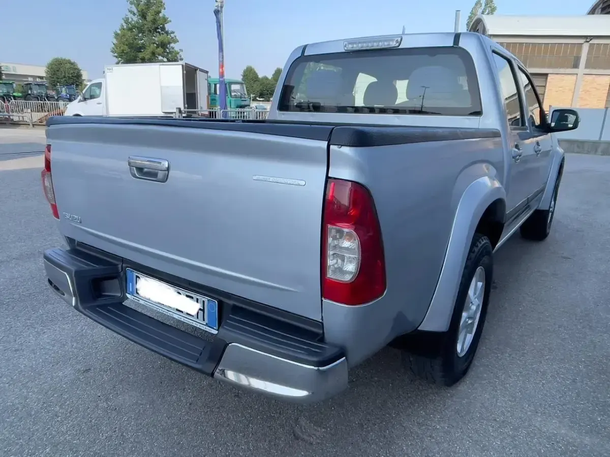 Usata Isuzu D-Max 163 CV (119 kW) 2009 Grigio Pick-up