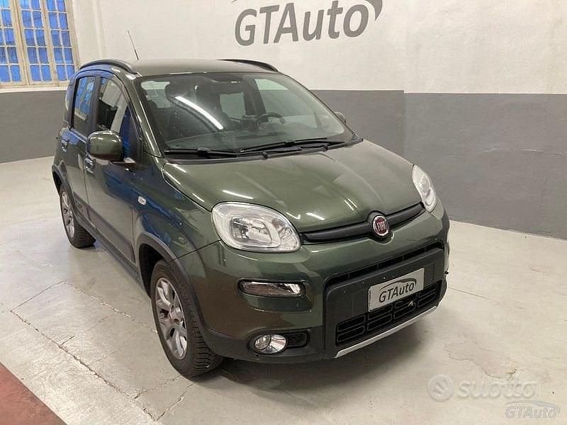Usata Fiat Panda 4x4 S 86 CV (63 kW) 2018 Verde Utilitaria