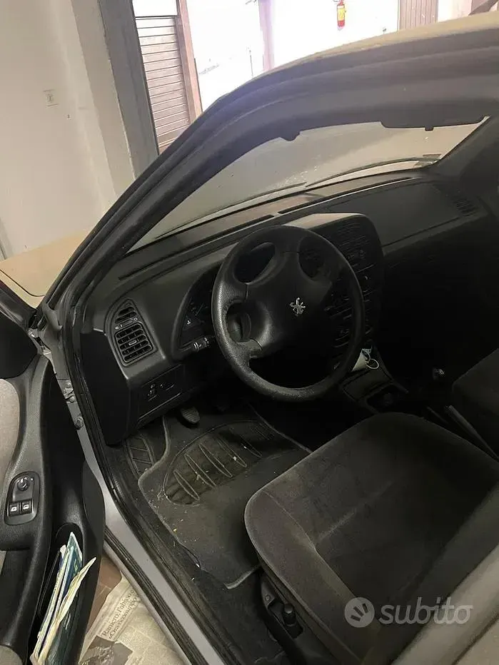 Usata Peugeot 306 101 CV (74 kW) 1998 Grigio Berlina
