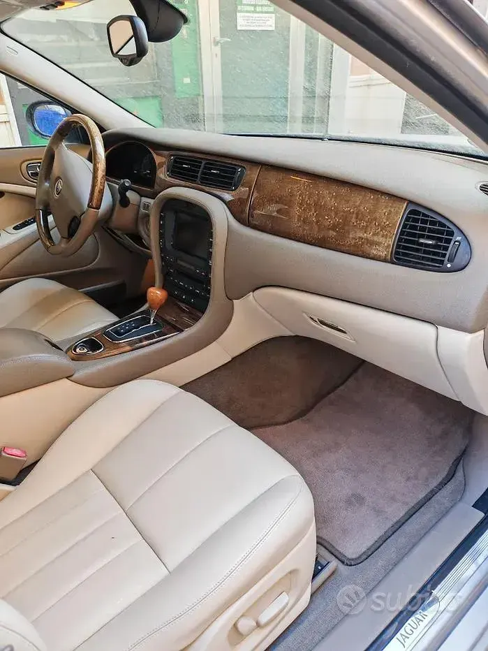 Usata Jaguar S-Type S 298 CV (219 kW) 2003 Grigio Berlina