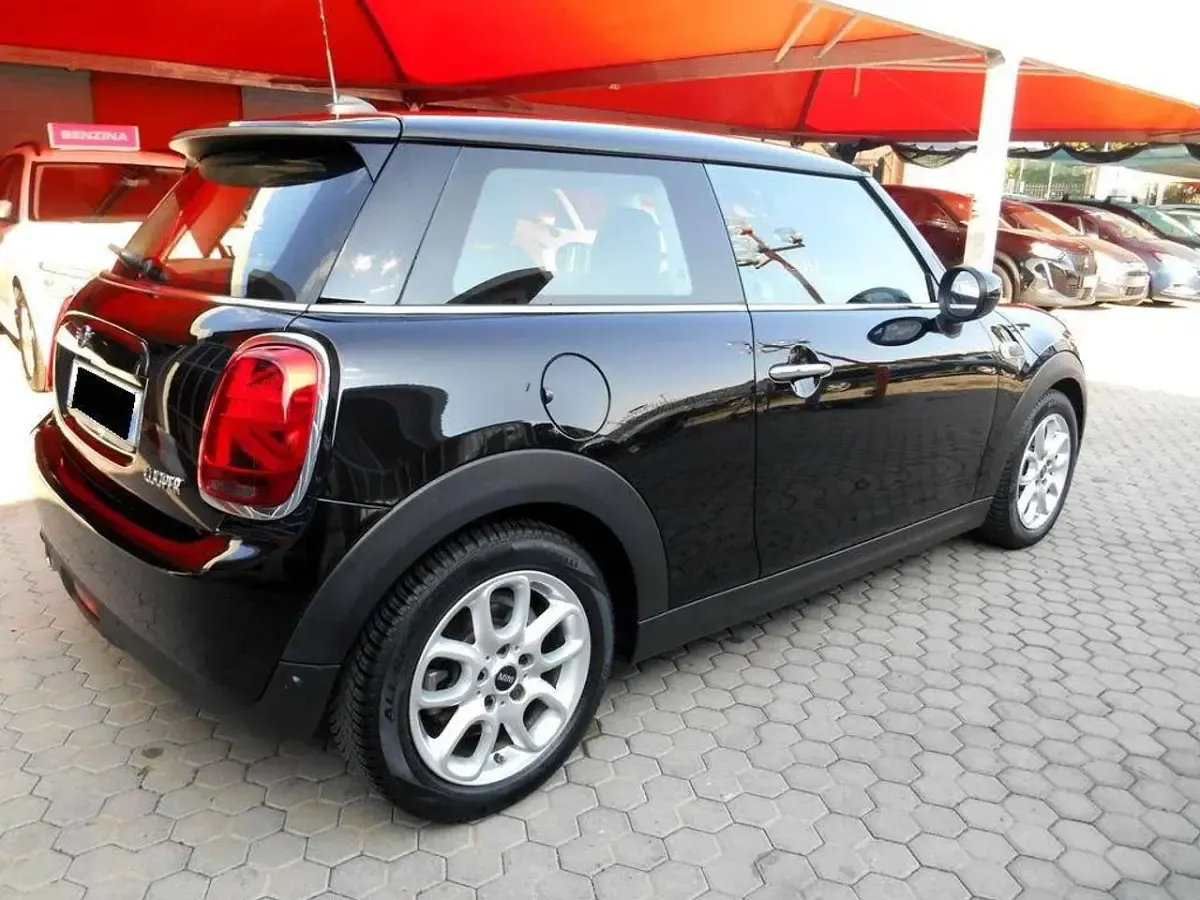 Usata Mini Cooper Hype 136 CV (100 kW) 2020 Nero Utilitaria