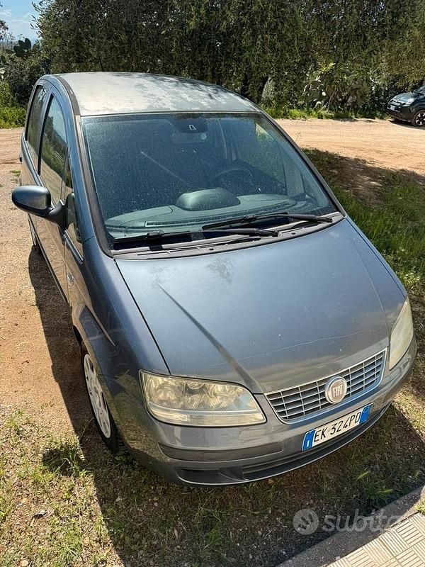 Usata Fiat Idea 95 CV (69 kW) 2011 Grigio Monovolume