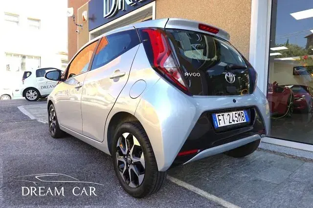 Brugt Toyota Aygo X-play 72 HK (52 kW) 2018 Hvid Hatchback