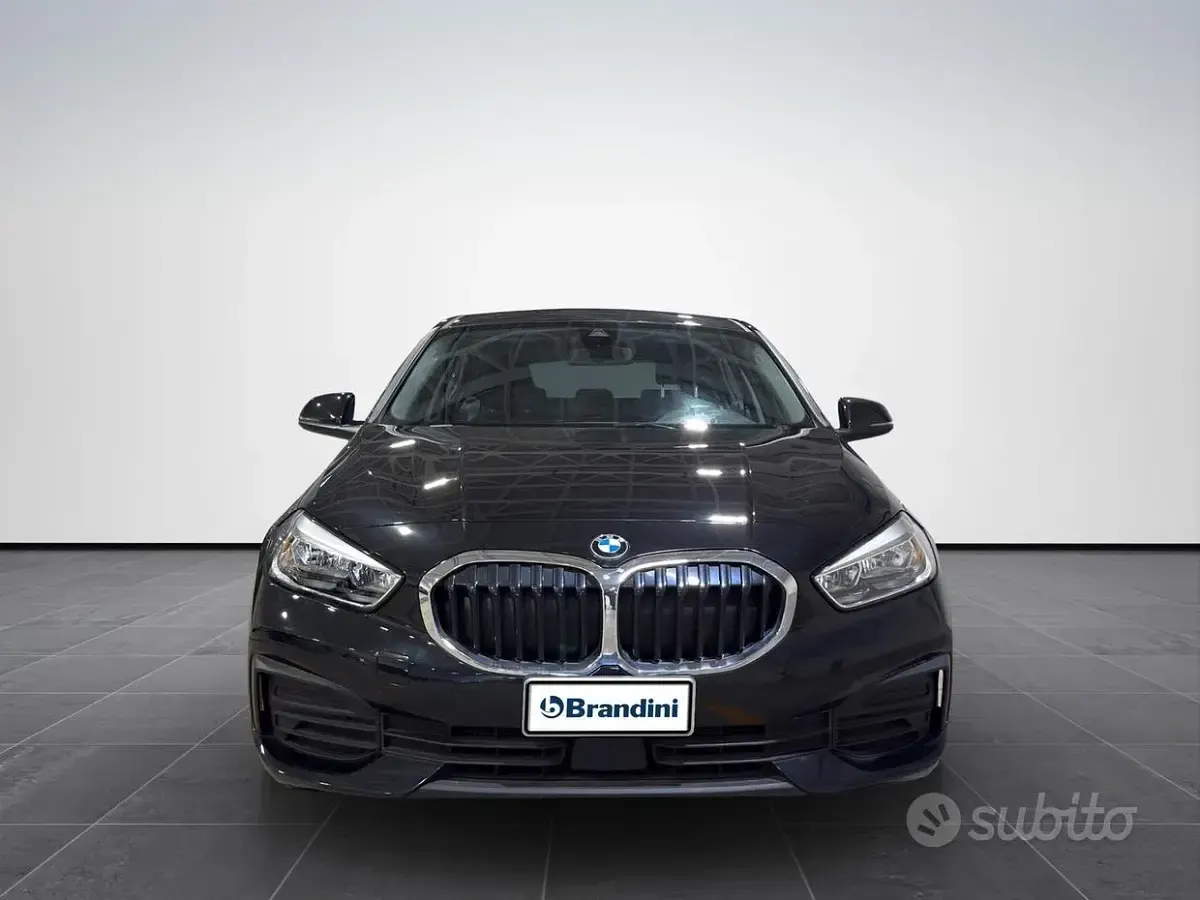 Usata BMW 116 Advantage 116 CV (85 kW) 2023 Black sapphire met. Utilitaria
