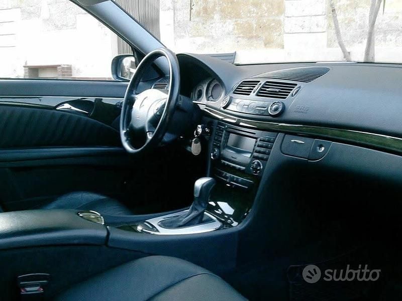 Occasion Mercedes E270 Avantgarde 177 ch (130 kW) 2003 Noir Berline