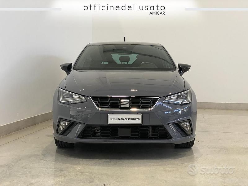 Usata Seat Ibiza 95 CV (69 kW) 2024 Grigio graphene Utilitaria