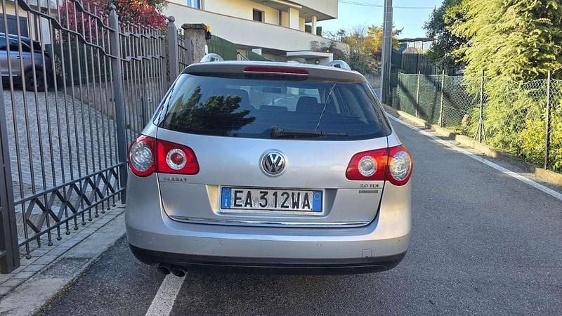 Usata VW Passat 140 CV (102 kW) 2010 Grigio Station wagon