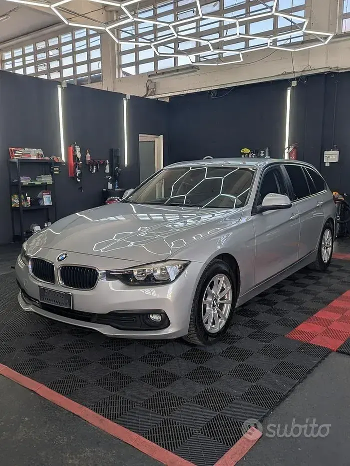 Usata BMW 318 Sport Line 150 CV (110 kW) 2016 Grigio Berlina