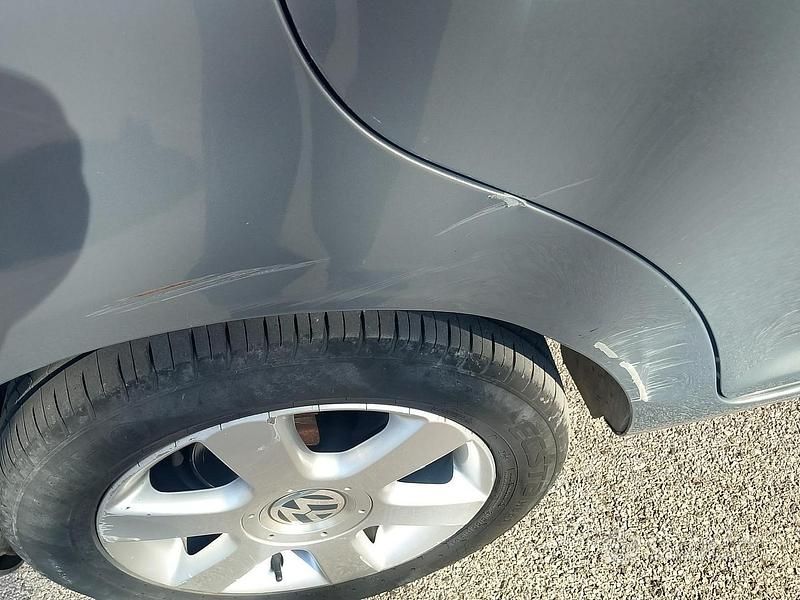Usata VW Touran 140 CV (102 kW) 2005 Grigio Monovolume
