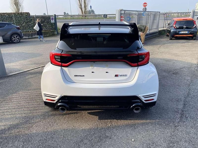 Nuova Toyota Yaris Aero 280 CV (205 kW) 2026 Bianco Utilitaria