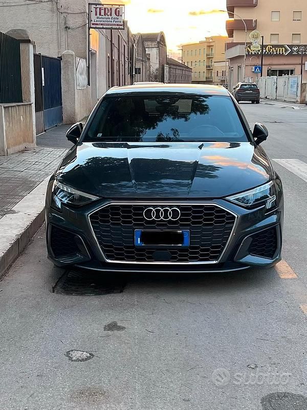 Grigio Usata 2023 Audi A3 S-Line Tre volumi | 25.000 € (Super prezzo) - Immagine 1/4