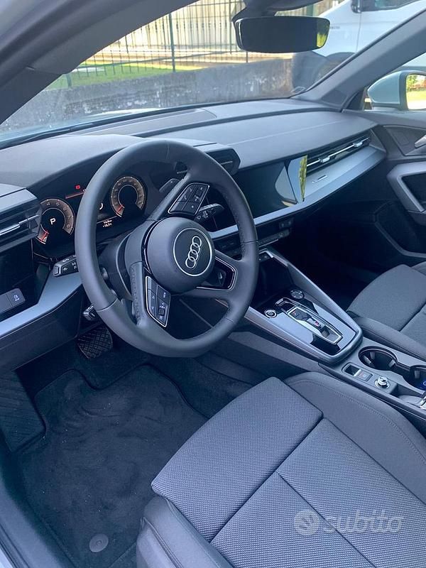 Nuova Audi A3 Sportback 150 CV (110 kW) 2025 Grigio Utilitaria