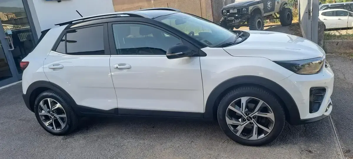 Usata Kia Stonic GT-Line 100 CV (73 kW) 2021 Bianco SUV