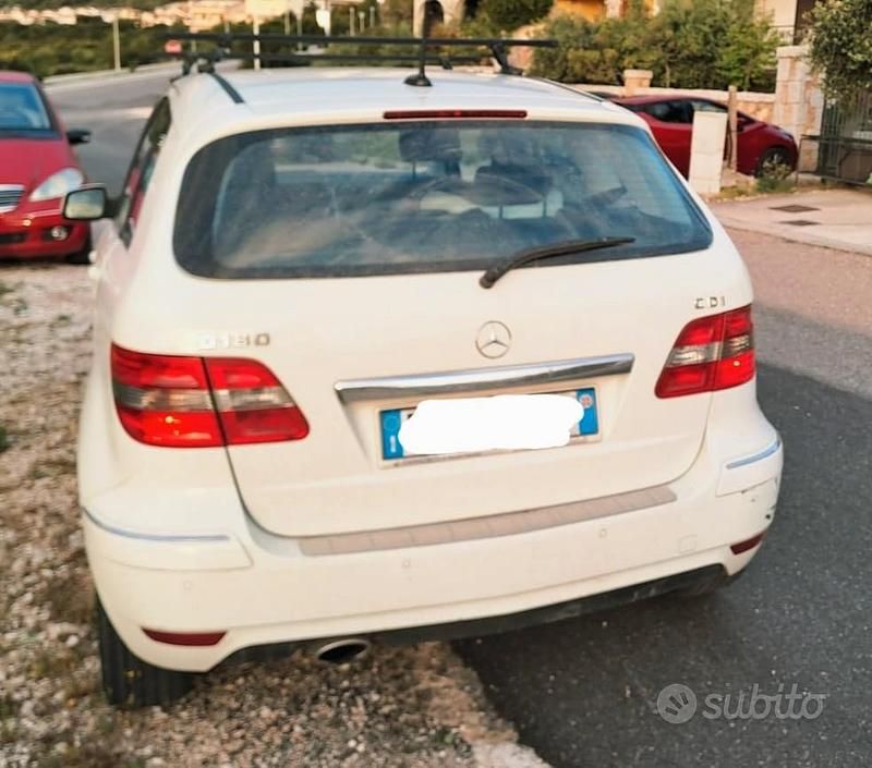 Usata Mercedes B180 Premium 2011 Bianco Monovolume