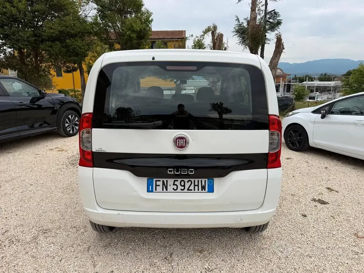 Occasion Fiat Qubo Lounge 77 ch (56 kW) 2018 Blanc Monospace