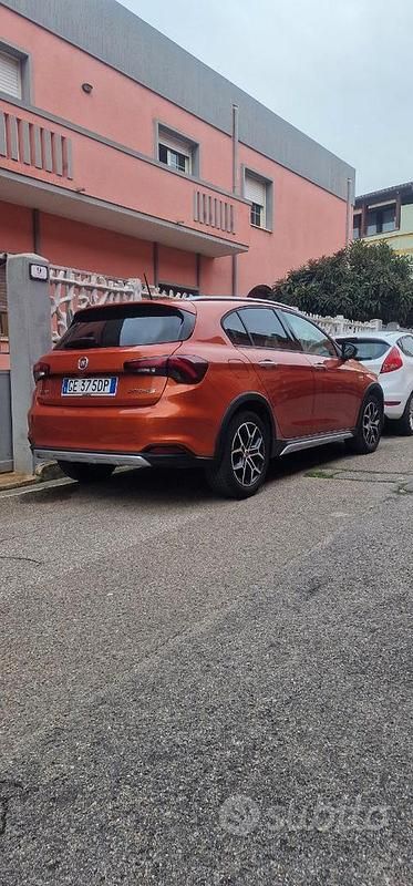 Usata Fiat Tipo Cross 100 CV (73 kW) 2021 Berlina