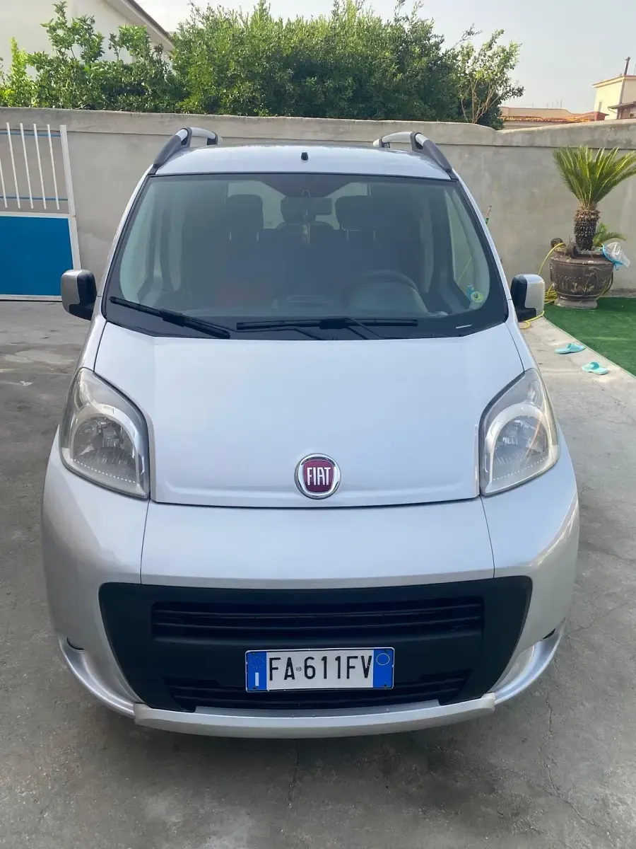 Usata Fiat Qubo Trekking 75 CV (55 kW) 2015 Argento Monovolume