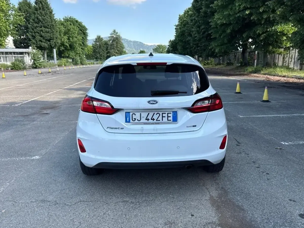 Usata Ford Fiesta Titanium 125 CV (91 kW) 2022 Bianco Utilitaria