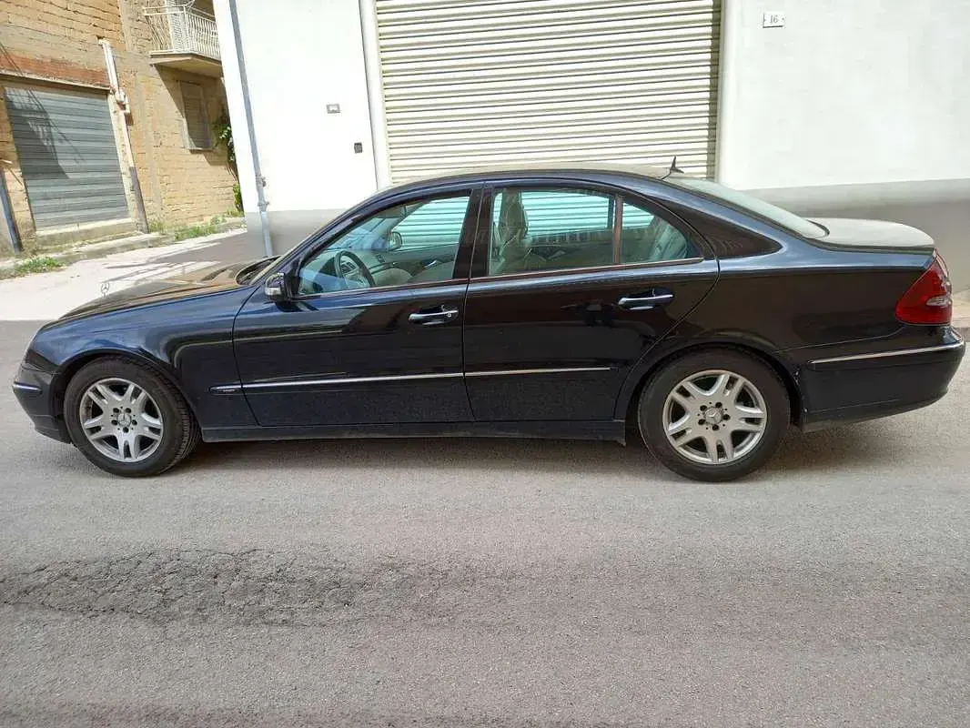 Usata Mercedes E220 Elegance 150 CV (110 kW) 2004 Berlina