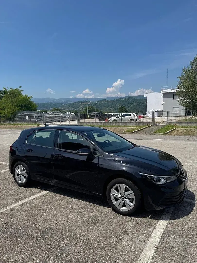 Usata VW Golf VIII 110 CV (80 kW) 2020 Nero Berlina
