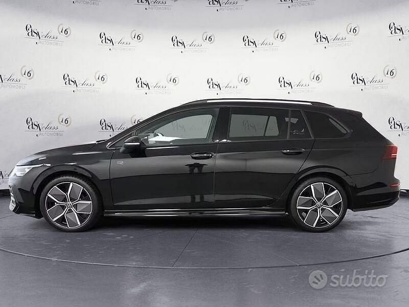 Usata VW Golf VIII R-line 150 CV (110 kW) 2025 Nero Station wagon