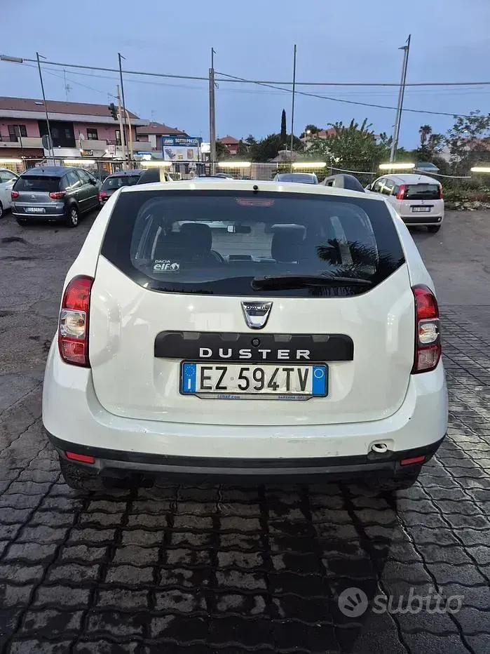 Usata Dacia Duster Ambiance 109 CV (80 kW) 2015 Bianco SUV