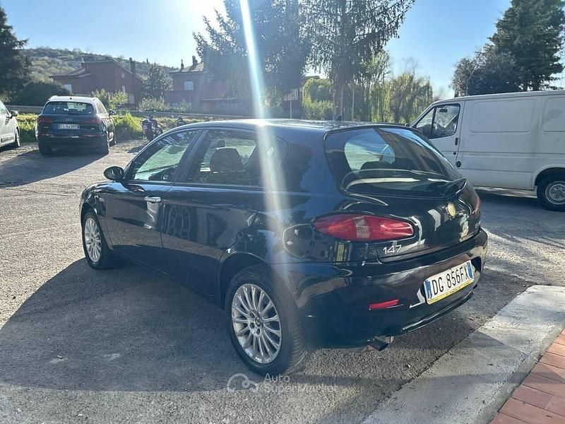Usata Alfa Romeo 147 Exclusive 120 CV (88 kW) 2007 Nero Utilitaria
