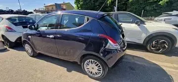Usata Lancia Ypsilon Silver 69 CV (50 kW) 2016 Blu Utilitaria