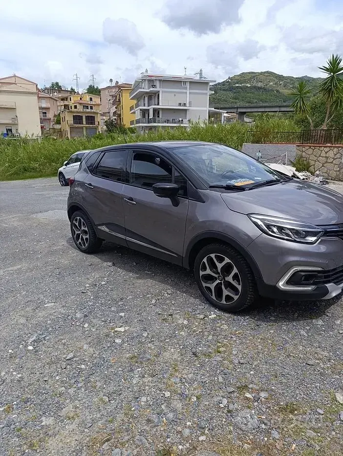 Usata Renault Captur 2018 Grigio SUV