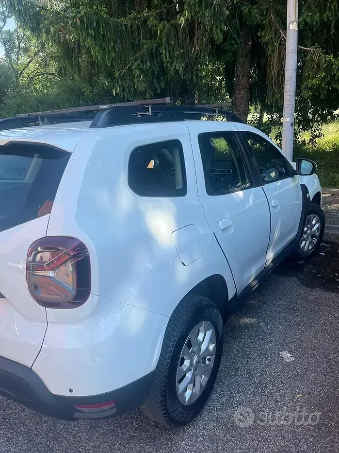 Usata Dacia Duster 101 CV (74 kW) 2023 Bianco SUV