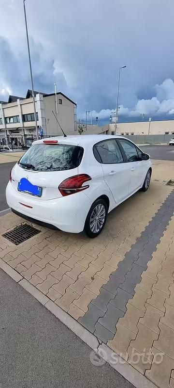 Usata Peugeot 208 2016 Bianco Utilitaria