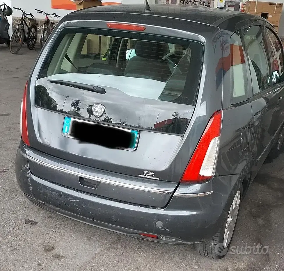 Usata Lancia Musa 77 CV (56 kW) 2010 Grigio Monovolume