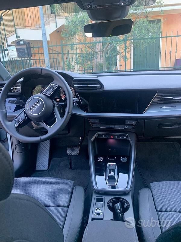 Nuova Audi A3 Sportback 150 CV (110 kW) 2025 Grigio Utilitaria