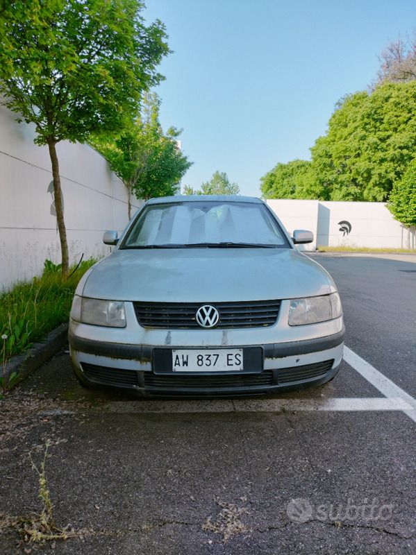 Usata 1998 VW Passat Tre volumi | 800 € (Ottimo prezzo) - Immagine 1/4