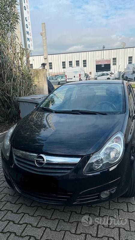 Usata Opel Corsa Club 86 CV (63 kW) 2010 Nero Berlina