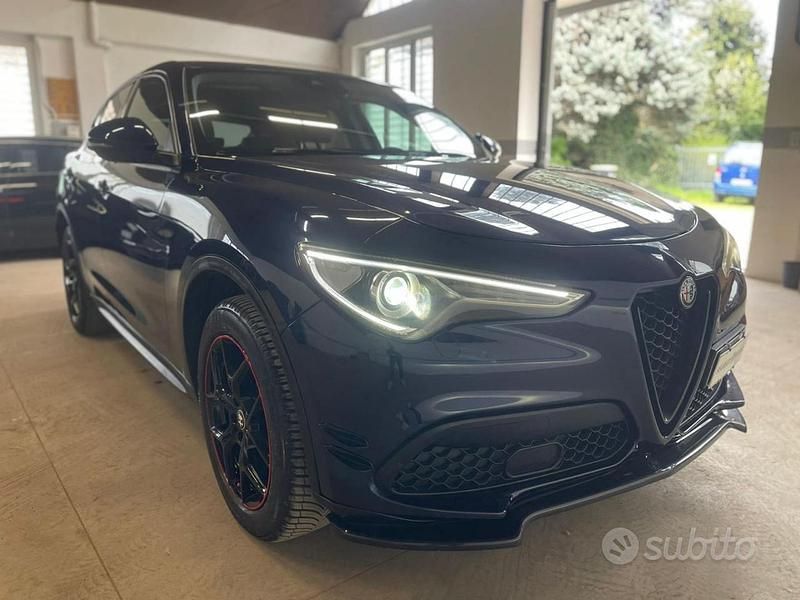Usata Alfa Romeo Stelvio Executive 190 CV (139 kW) 2019 Blu SUV