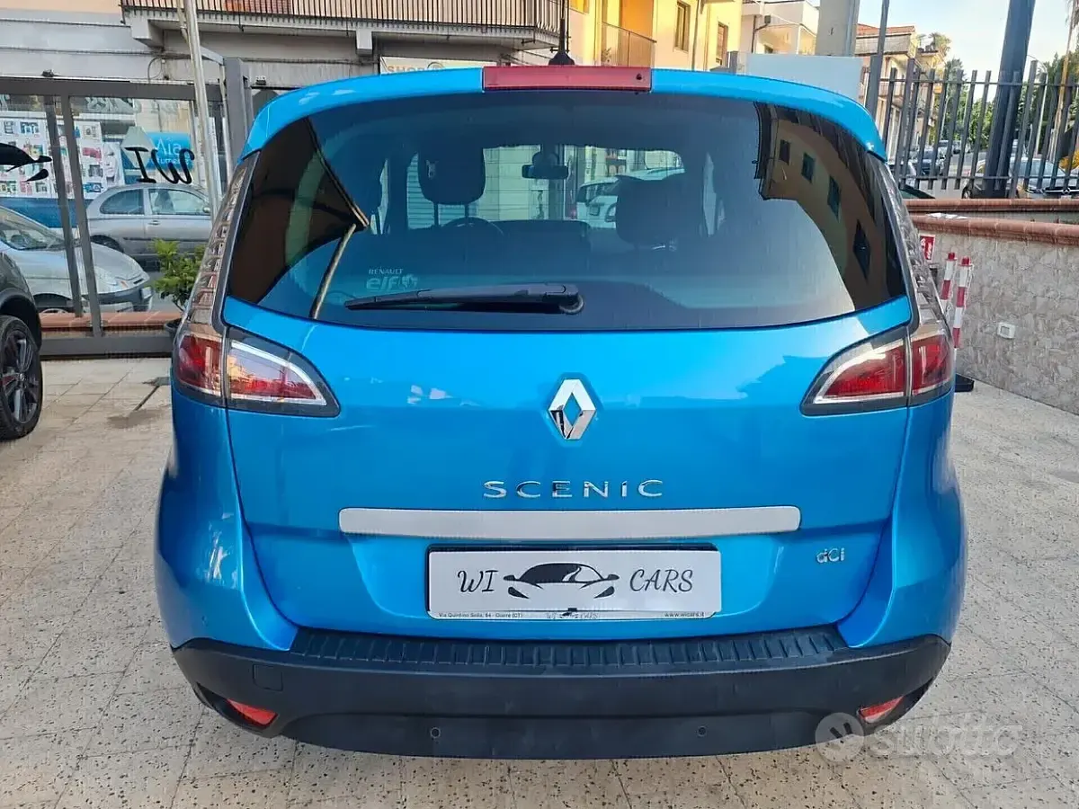 Usata Renault Scénic 110 CV (80 kW) 2014 Blu Monovolume