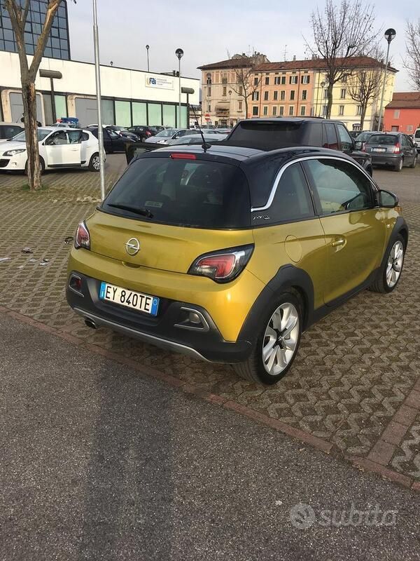 Usata Opel Adam Rocks Rocks 101 CV (74 kW) 2015 Utilitaria