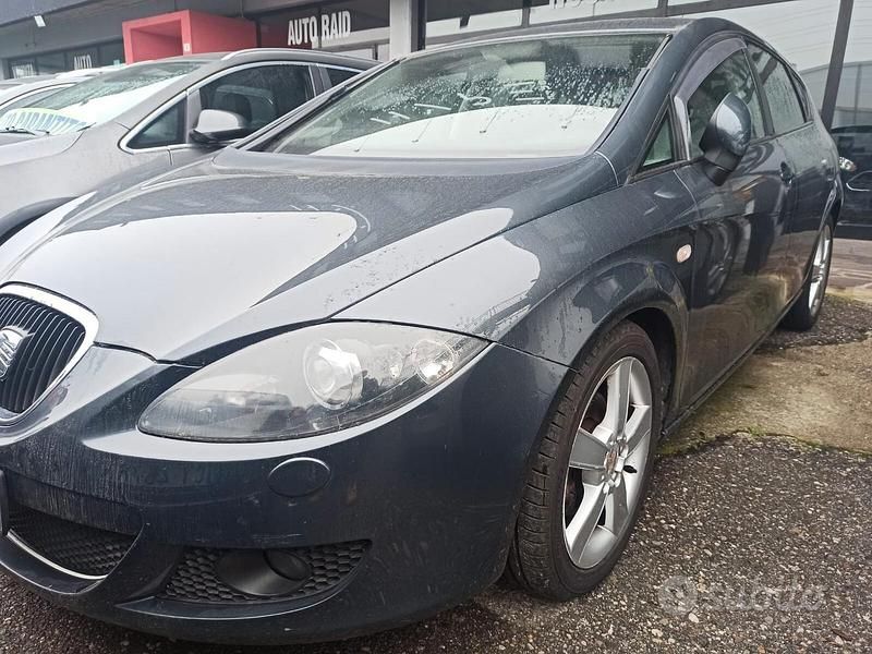 Usata Seat Leon Stylance 140 CV (102 kW) 2008 Grigio Berlina