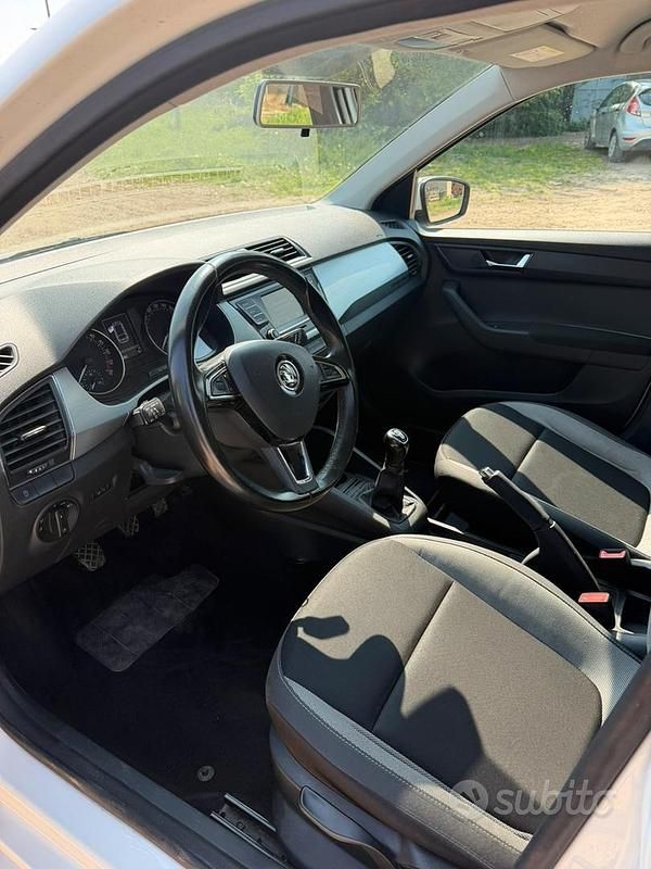 Usata Skoda Fabia 75 CV (55 kW) 2018 Bianco Station wagon