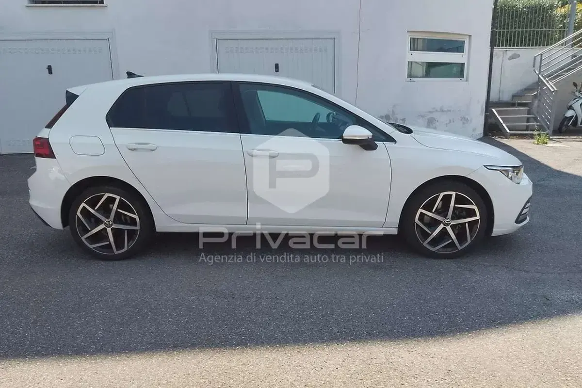 Usata VW Golf VII Style 150 CV (110 kW) 2021 Bianco Utilitaria