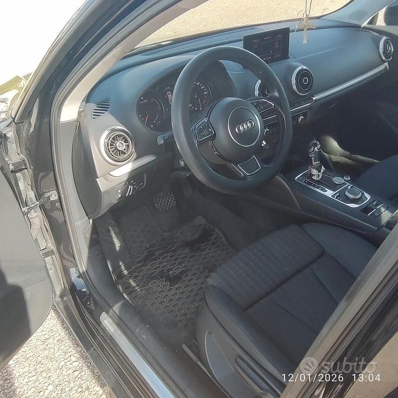 Usado Audi A3 S-Line 105 CV (77 kW) 2014 Negro Familiar