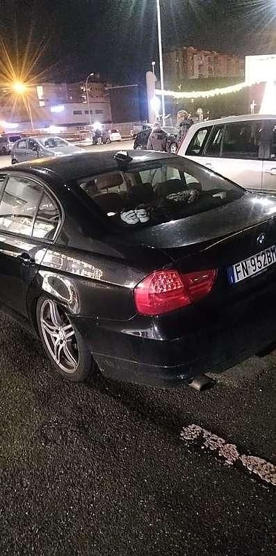 Usata BMW 318 143 CV (105 kW) 2009 Nero Berlina