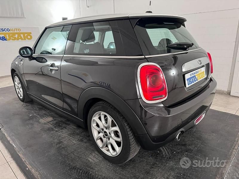 Usata Mini Cooper D 116 CV (85 kW) 2015 Marrone metallizzato Utilitaria