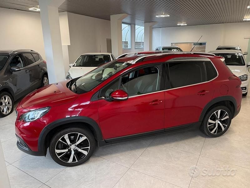 Usata Peugeot 2008 GT-line 110 CV (80 kW) 2019 Rosso SUV