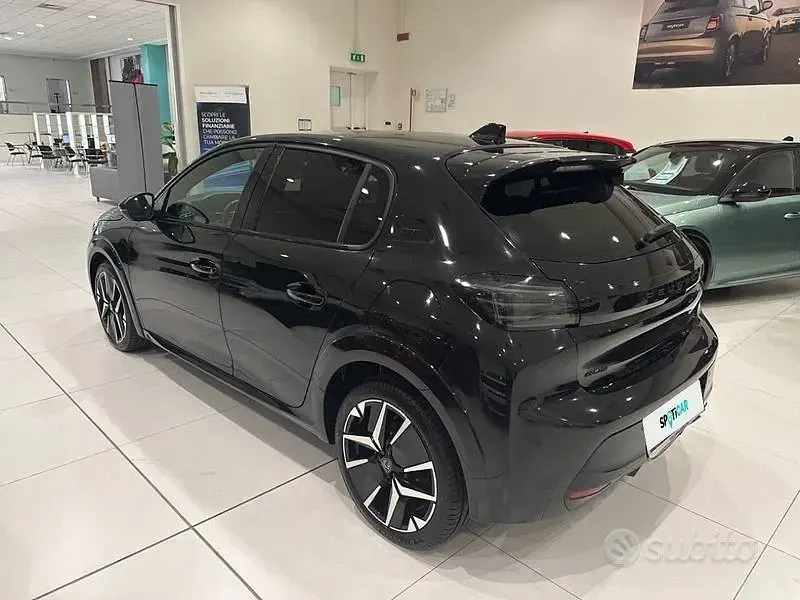 Usata Peugeot 208 GT 136 CV (100 kW) 2025 Nero Utilitaria