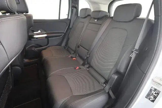 Usata Mercedes GLB200 Advanced 150 CV (110 kW) 2025 Argento SUV